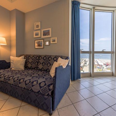 Hotel Valverde & Residenza Чезенатико Екстериор снимка