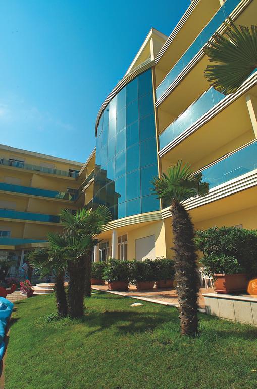 Hotel Valverde & Residenza Чезенатико Екстериор снимка