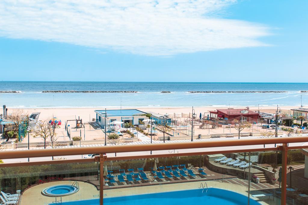 Hotel Valverde & Residenza Чезенатико Екстериор снимка