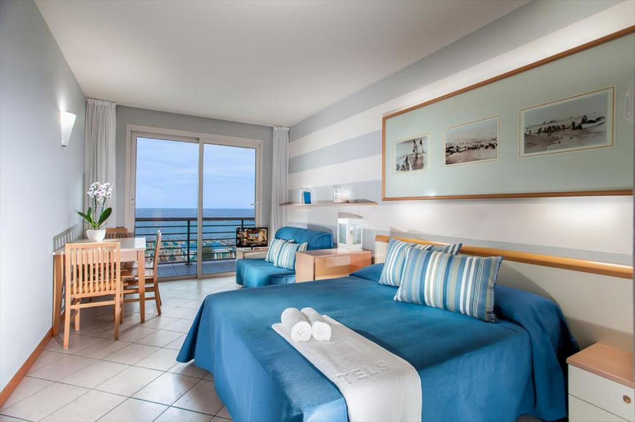 Hotel Valverde & Residenza Чезенатико Екстериор снимка
